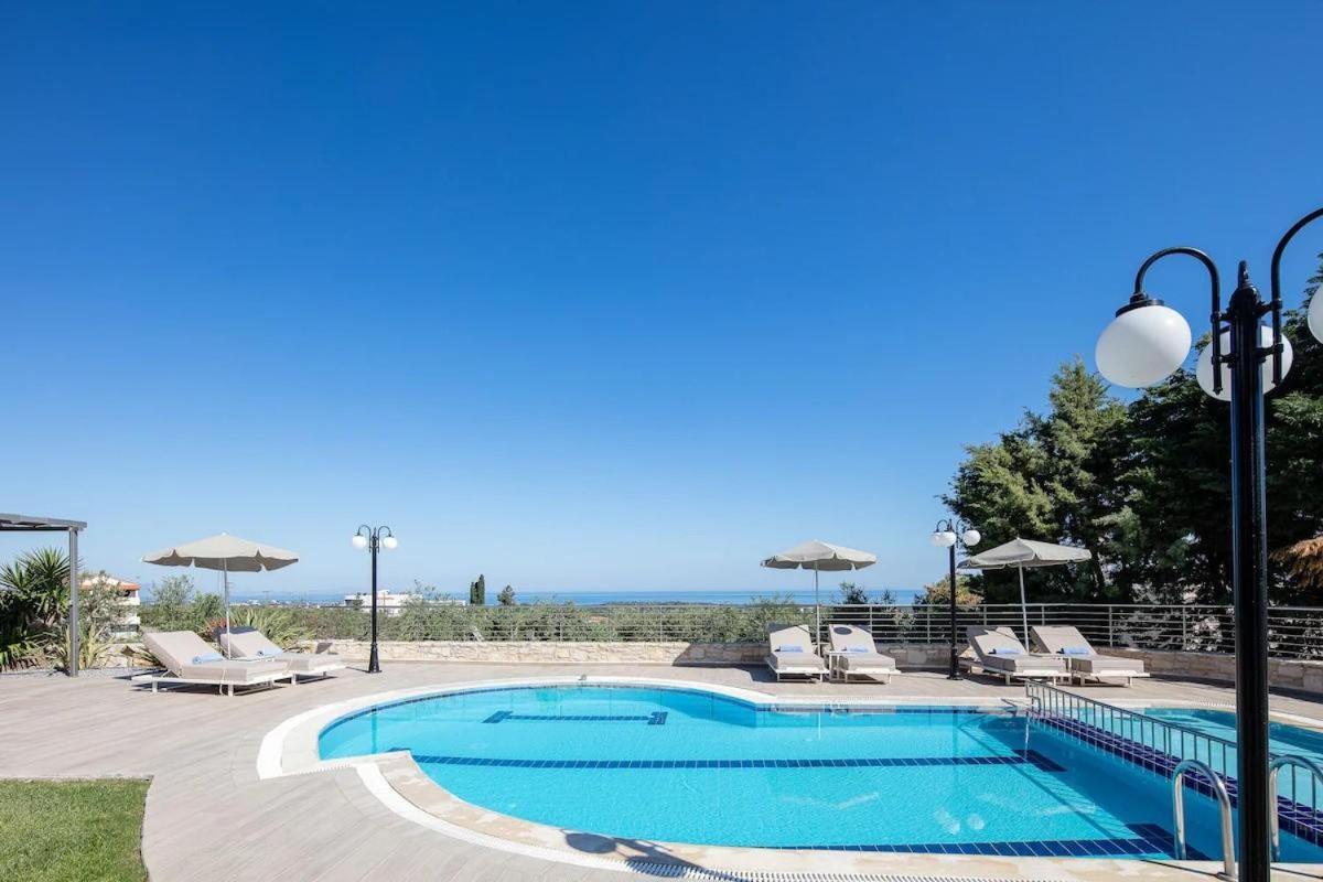 Villa Kyveli Loutra Екстериор снимка
