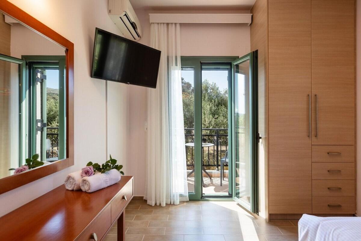 Villa Kyveli Loutra Екстериор снимка