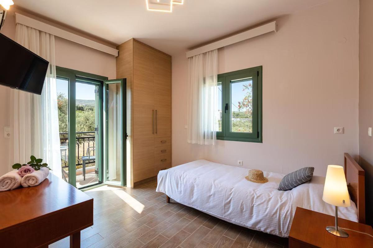 Villa Kyveli Loutra Екстериор снимка