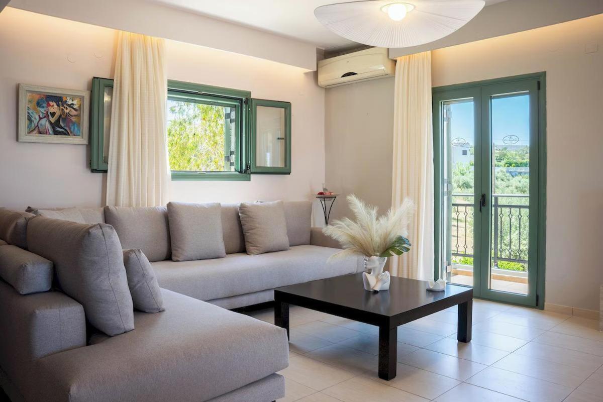 Villa Kyveli Loutra Екстериор снимка