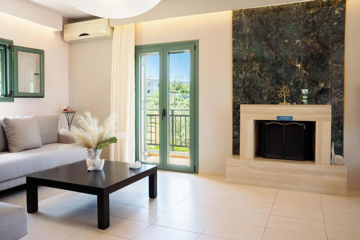 Villa Kyveli Loutra Екстериор снимка