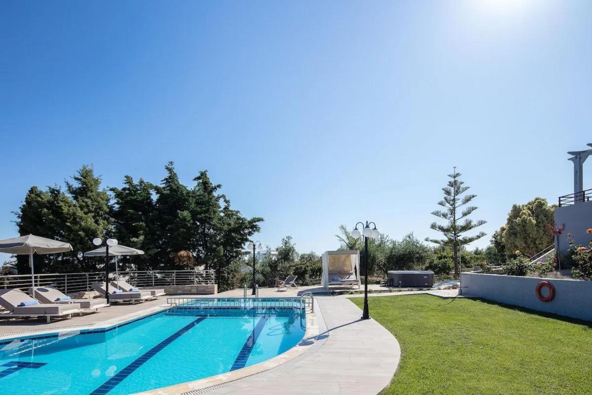 Villa Kyveli Loutra Екстериор снимка
